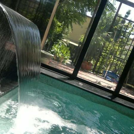شقة La Casa Con Piscina Riscaldata Interna Anna Luxury Garden بيزا المظهر الخارجي الصورة