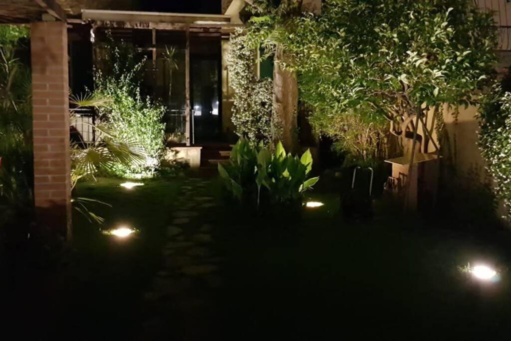شقة La Casa Con Piscina Riscaldata Interna Anna Luxury Garden بيزا المظهر الخارجي الصورة