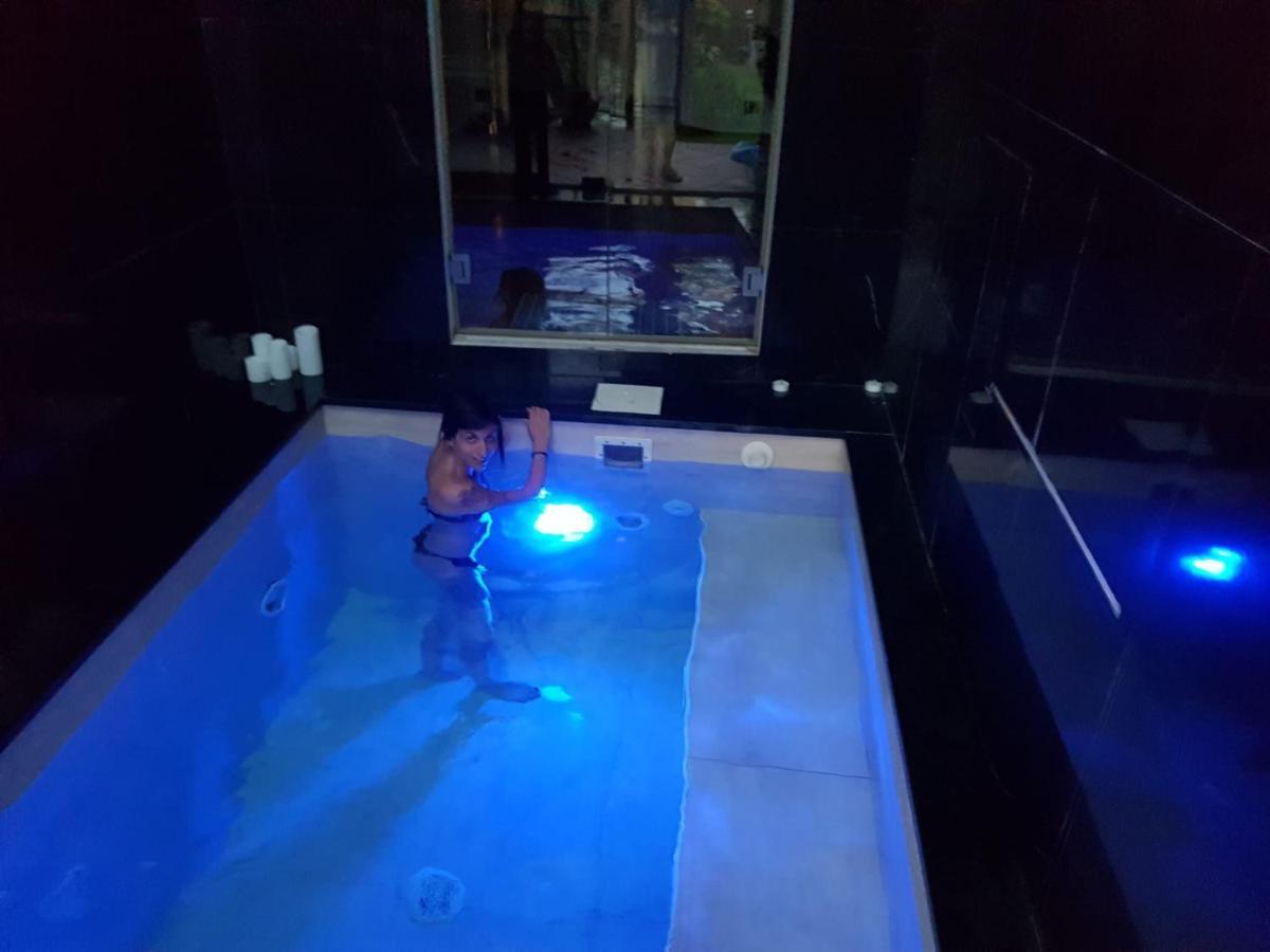 شقة La Casa Con Piscina Riscaldata Interna Anna Luxury Garden بيزا المظهر الخارجي الصورة