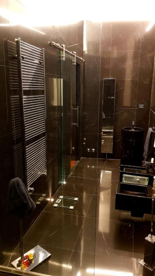 شقة La Casa Con Piscina Riscaldata Interna Anna Luxury Garden بيزا المظهر الخارجي الصورة